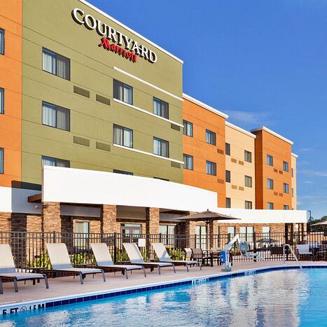Picture of Courtyard Auburn