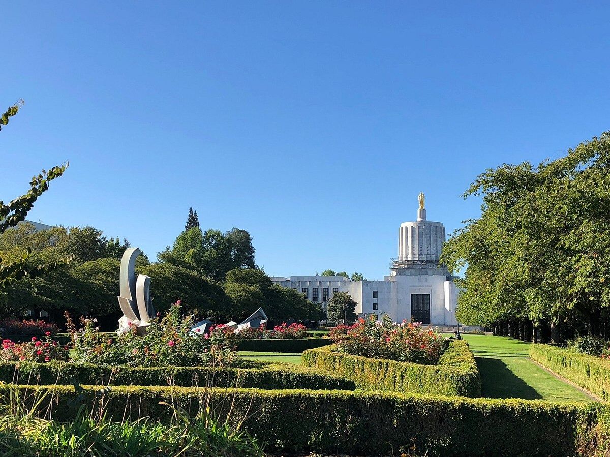 Picture of Oregon State Capitol