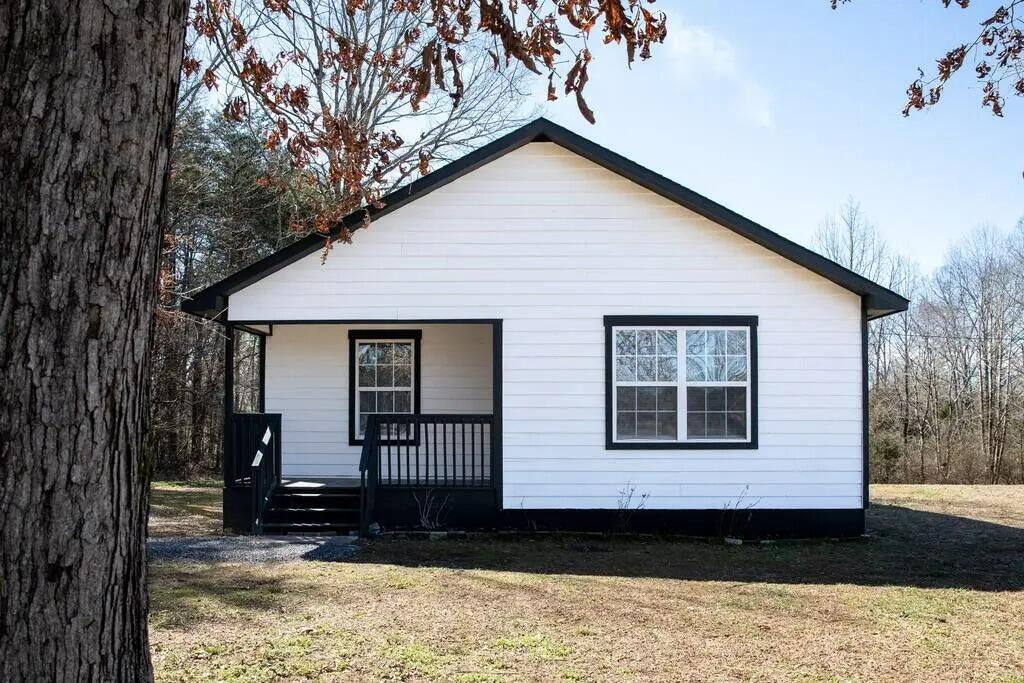 Picture of Cabin 5 White