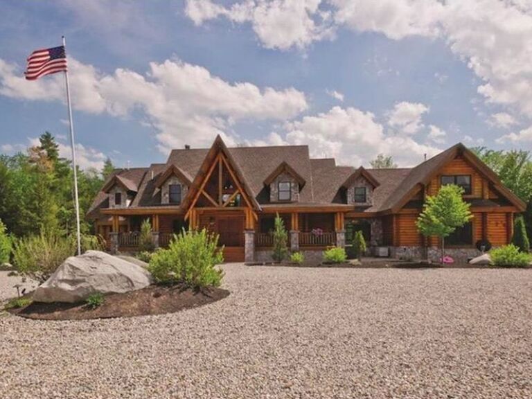 Large home rental for weddings in Maine
