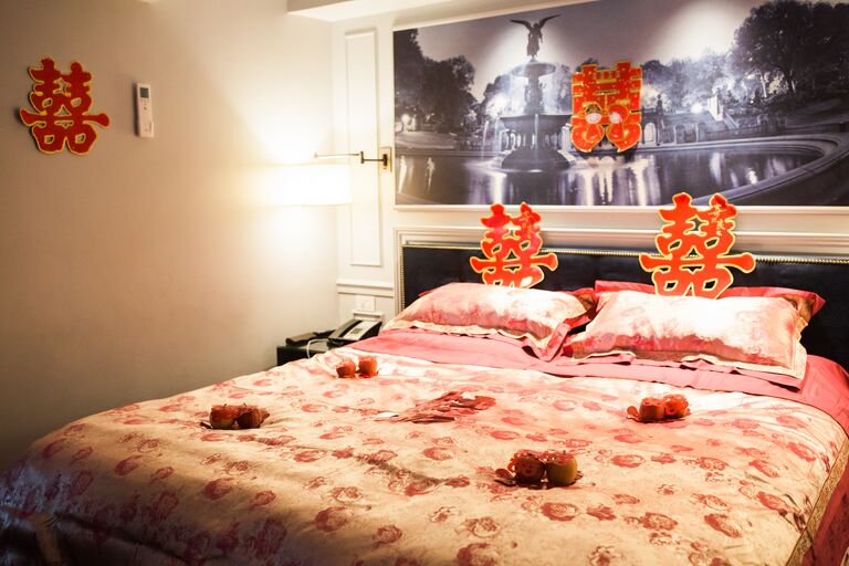 Traditional Chinese matrimonial bed