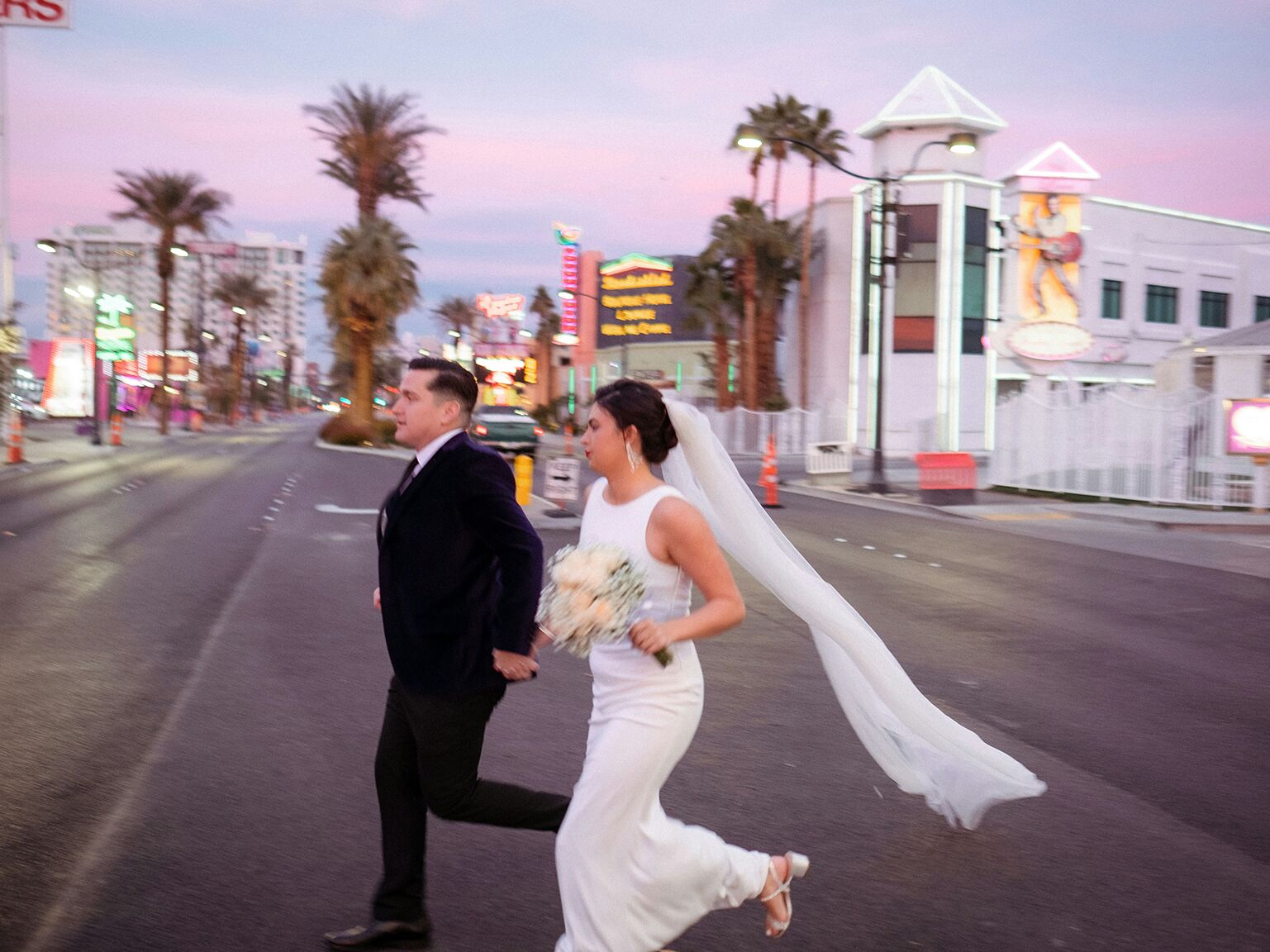 18 Showstopping Vegas Wedding Dress Ideas