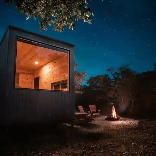 Unplugged romantic getaway in a cabin for the best girlfriend gifts
