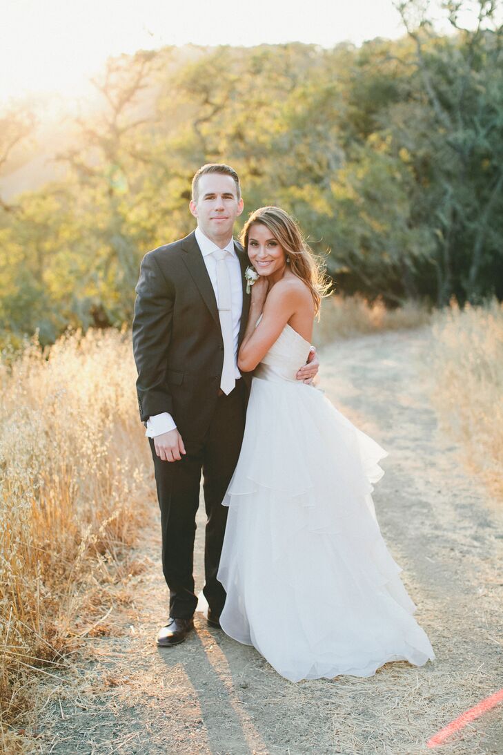 Cara Ceasar (27 and a pharmaceuticals sales rep) and Scott Ramer (31 and a consultant) planned an elegant, whimsical affair with a soft, neutral palet