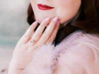 nail manicure with wedding ring