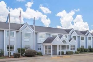 Picture of Microtel Inn by Wyndham Broken Bow