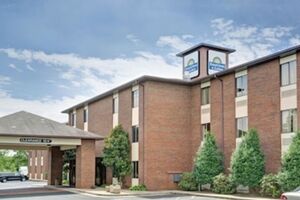 Picture of Days Inn & Suites by Wyndham Hickory