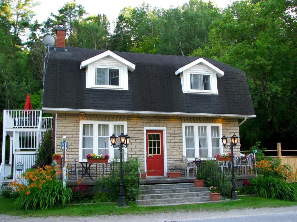 Picture of Auberge de Mon Petit Chum B&B