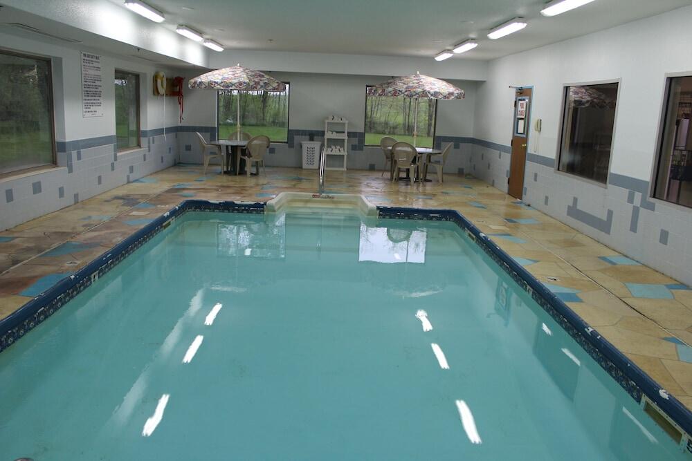 Picture of Super 8 by Wyndham Valparaiso