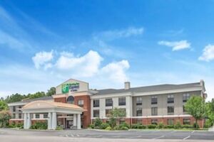 Picture of Holiday Inn Express & Suites Hardeeville Hilton Head an IHG Hotel