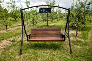DIY Stained Wooden Swing Wedding Gift