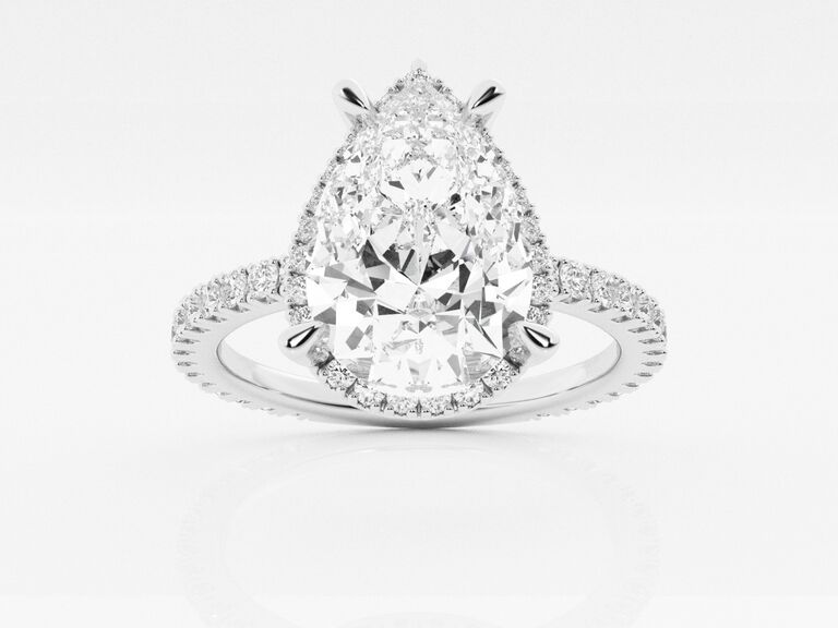 lab grown diamond engagement ring