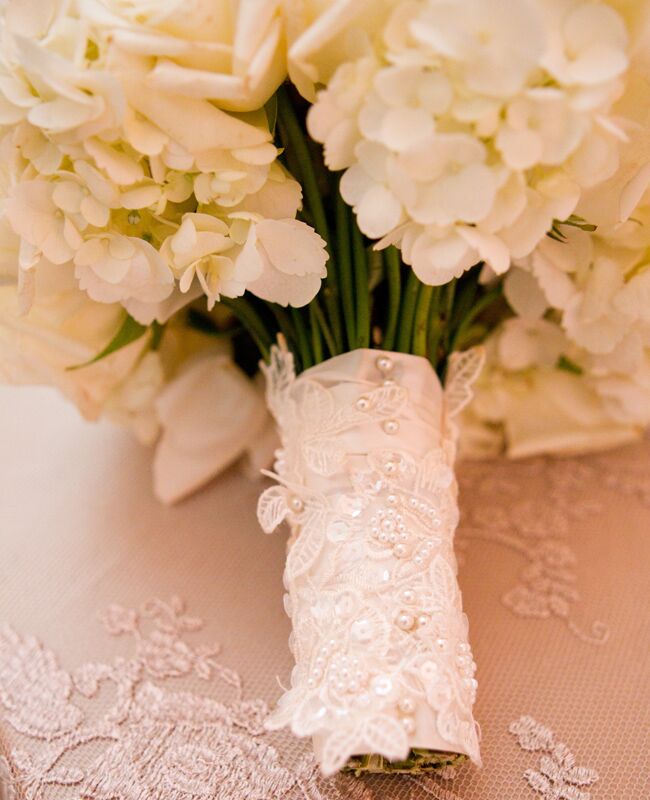 7 Gorgeous Wedding Bouquet Wrap Ideas