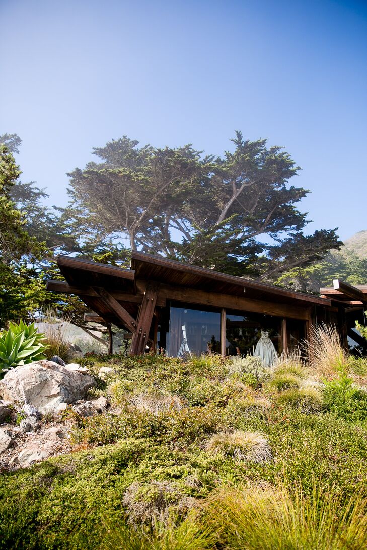 Kim and her bridesmaids got ready in this mountainside glass structure in Anderson Canyon.