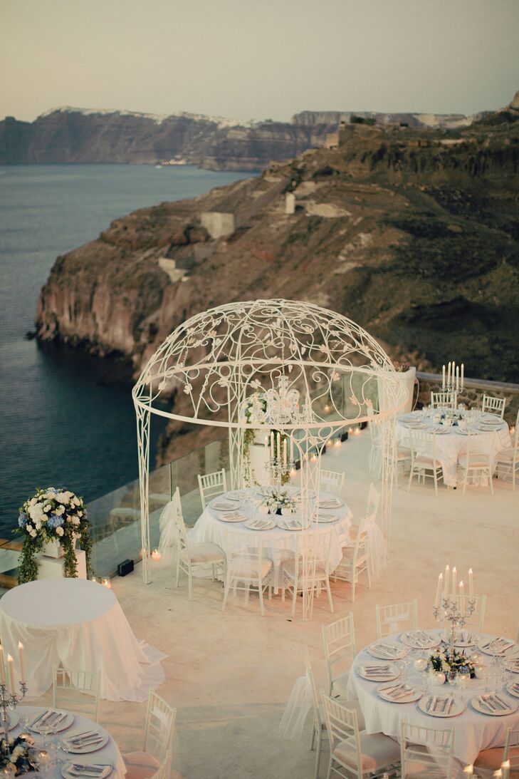 The couple chose a reception venue overlooking the Aegean sea. Mariam and Bassel loved the spacious outdoor exclusivity at Cavo Ventus Luxury Villas.