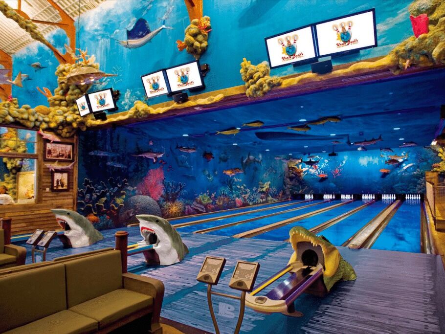 Picture of Bass Pro Shops and Bowling