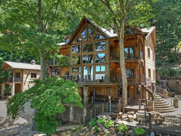 Woodland lodge as wedding rental in Georgia