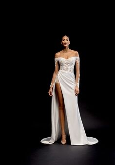 Justin Alexander Signature Sauda Fit-and-Flare Wedding Dress
