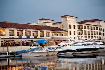 Picture of Delamar Greenwich Harbor