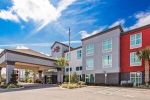 Picture of Best Western Plus Chain of Lakes Inn & Suites