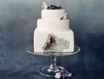 White geode wedding cake made by SainteG.com