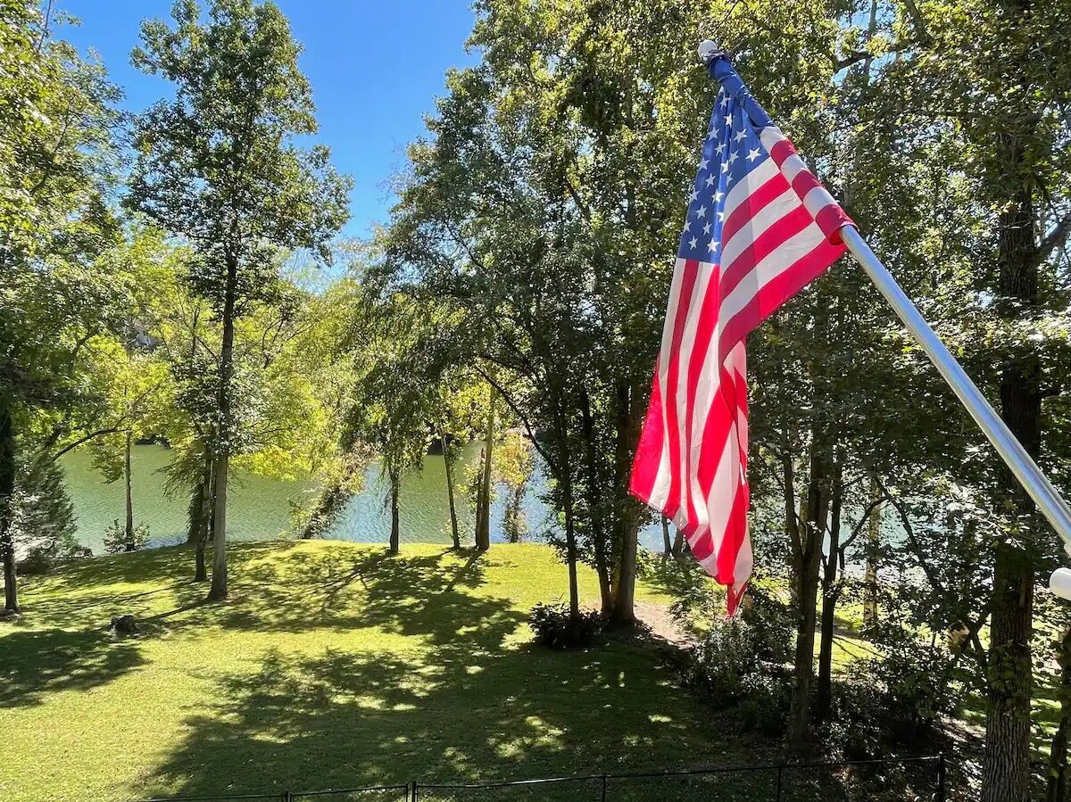Picture of Waterfront Cabin in Sparta, Tennessee, United States - Airbnb