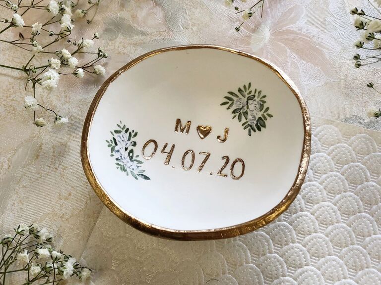 28 Wedding Gifts for the Bride From Her Future Spouse