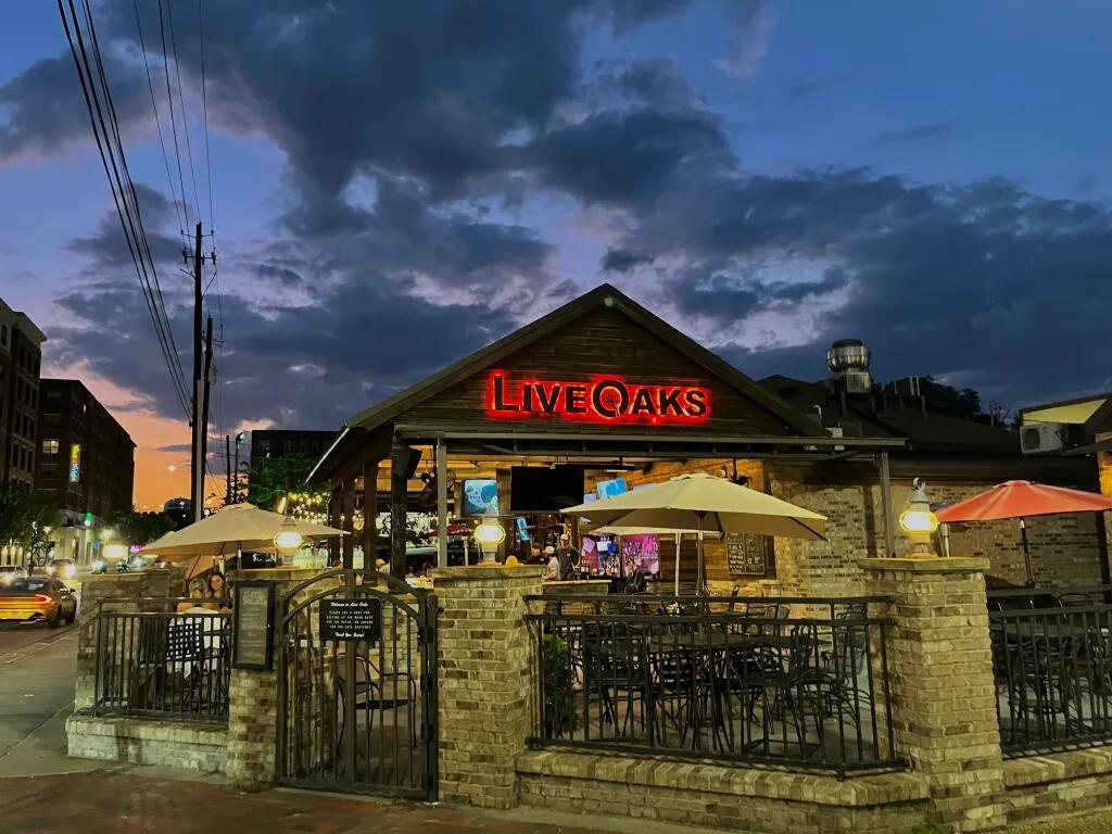 Picture of LiveOaks