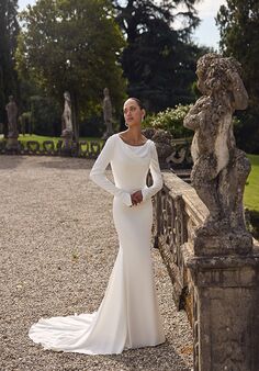 Justin Alexander Kathleen Fit-and-Flare Wedding Dress