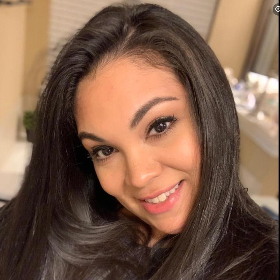 Valerie Flores 