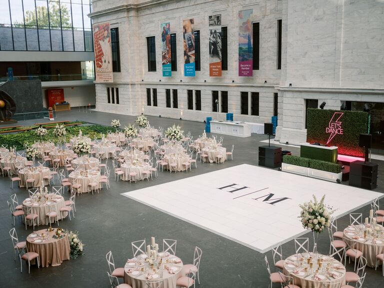 How to Find Wedding Dance Floor Rentals Near You
