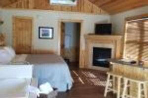 Picture of Hidden Lake Winery