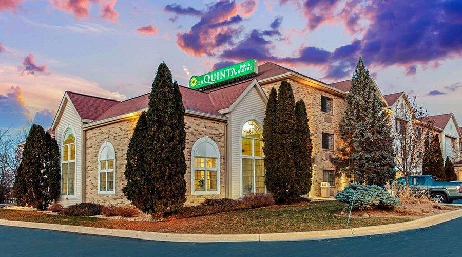 Picture of La Quinta Inn & Suites by Wyndham Milwaukee Delafield