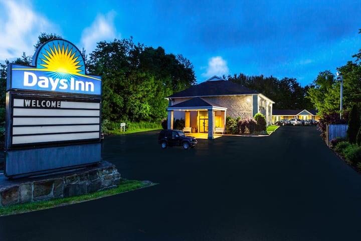 Picture of Days Inn By Wyndham Donegal