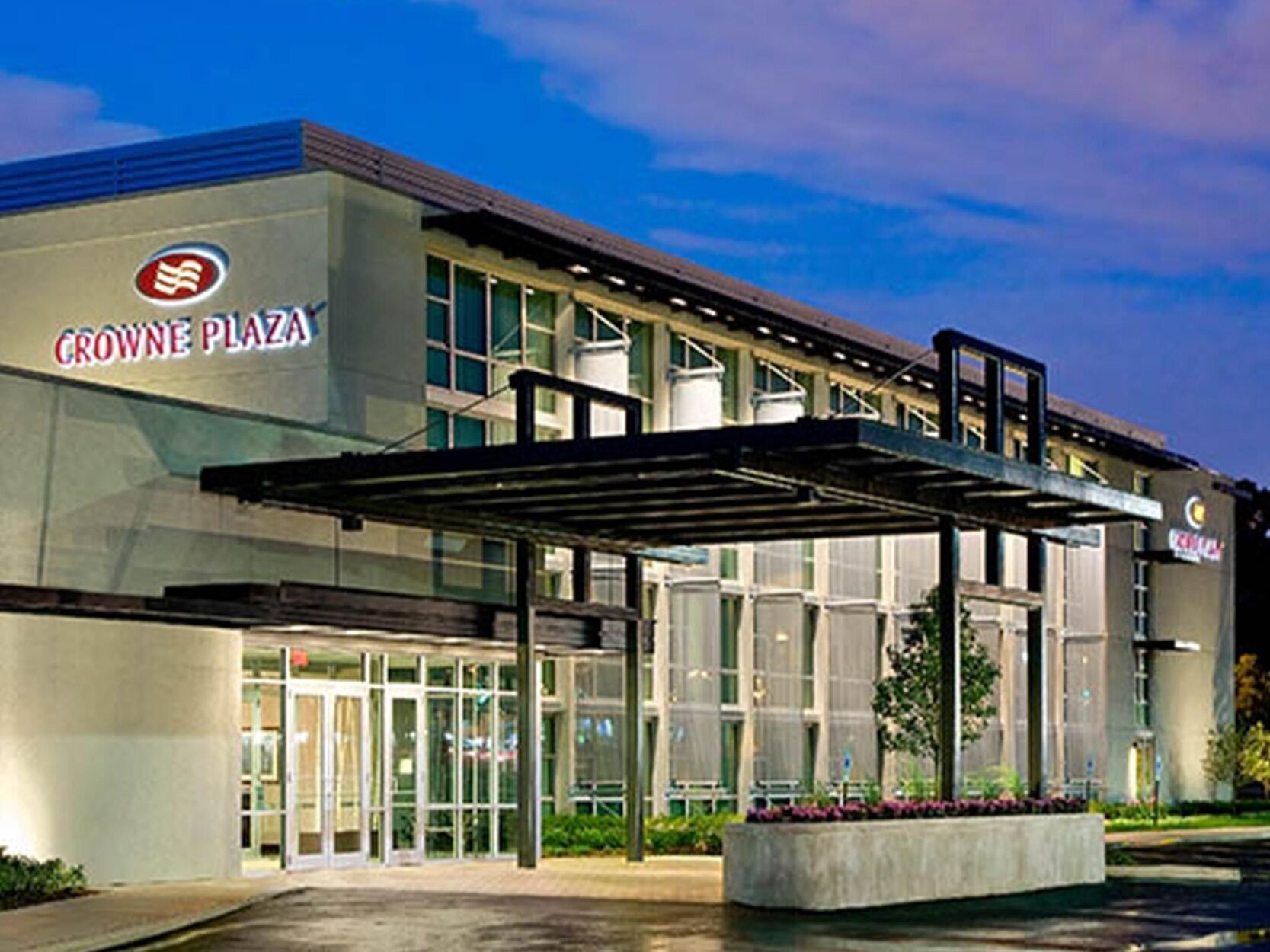 Picture of Crowne Plaza Lombard Downers Grove, an IHG Hotel