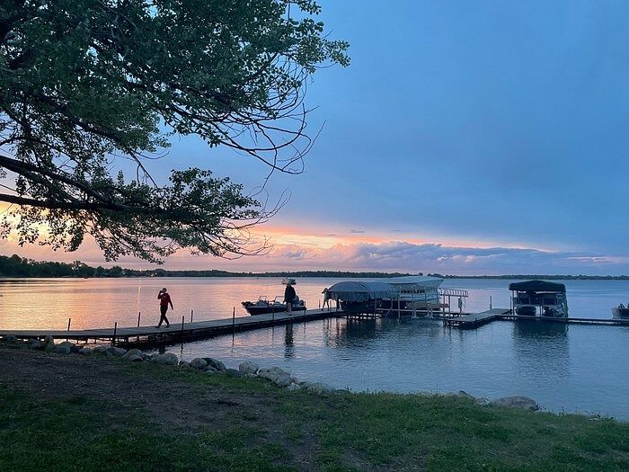 Picture of Lake Darling Resort Pontoon Rental
