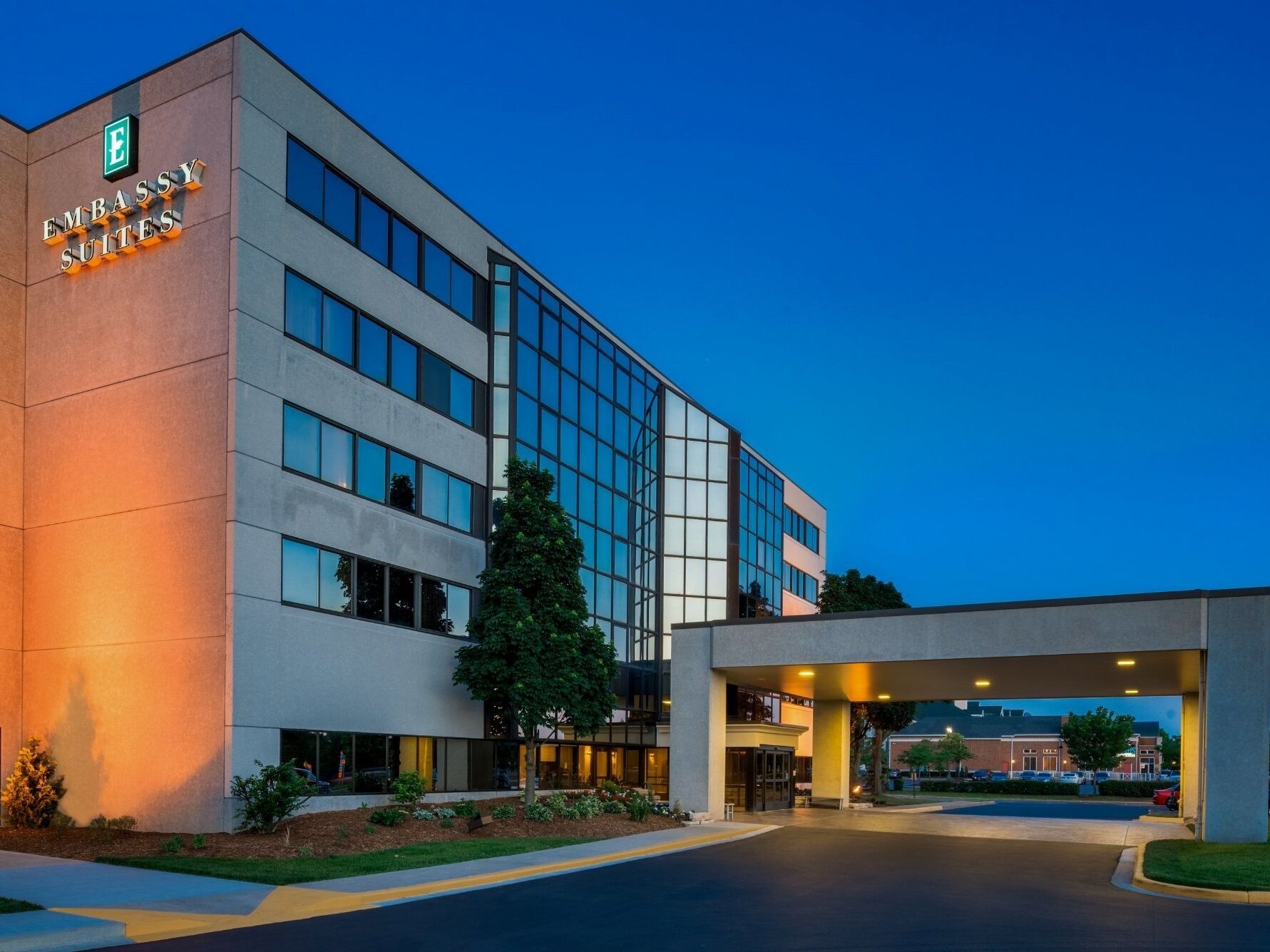 Picture of Embassy Suites by Hilton Milwaukee Brookfield