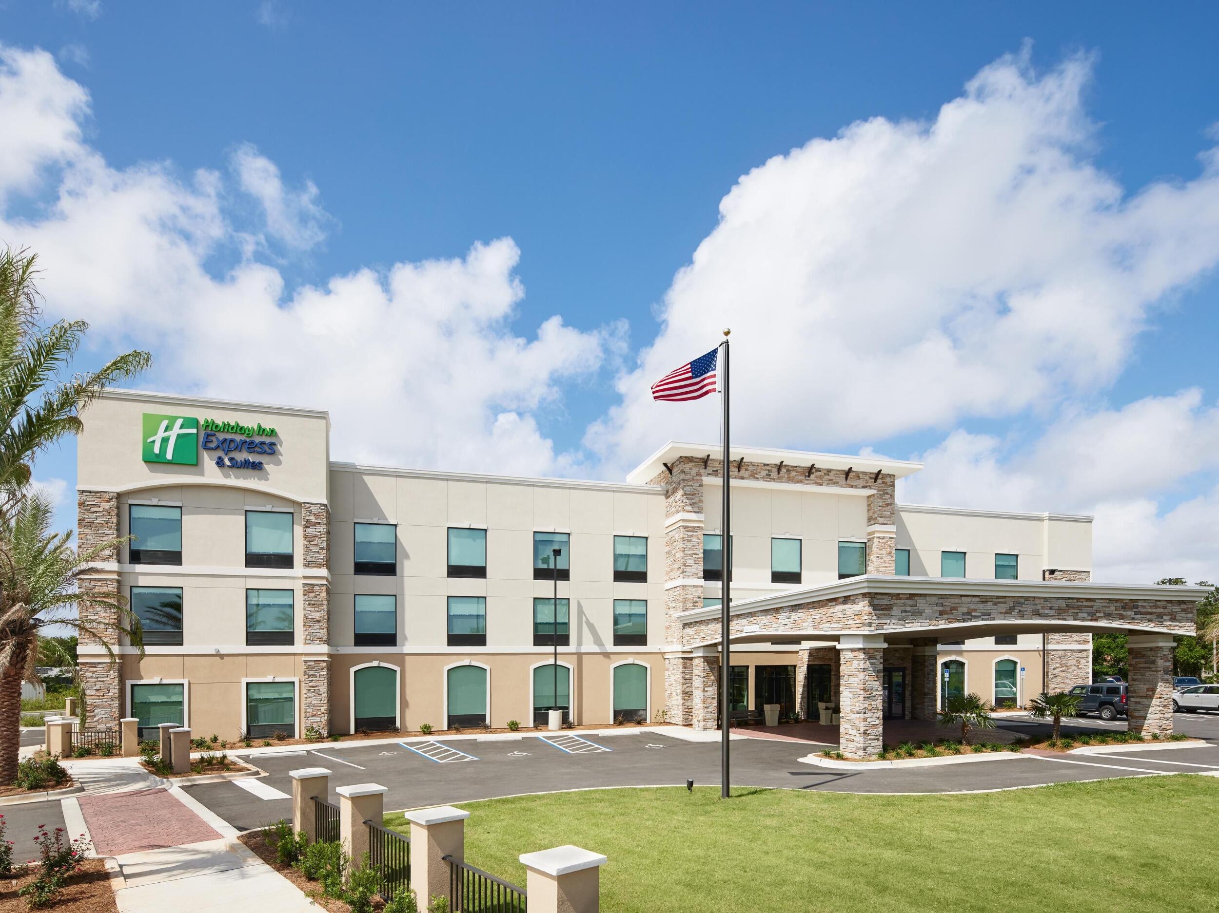 Picture of Holiday Inn Express & Suites Gulf Breeze - Pensacola Area, an IHG Hotel