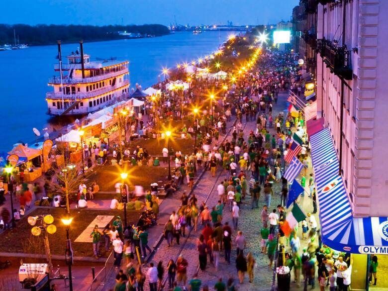 Picture of Eating and Shopping along  Riverstreet
