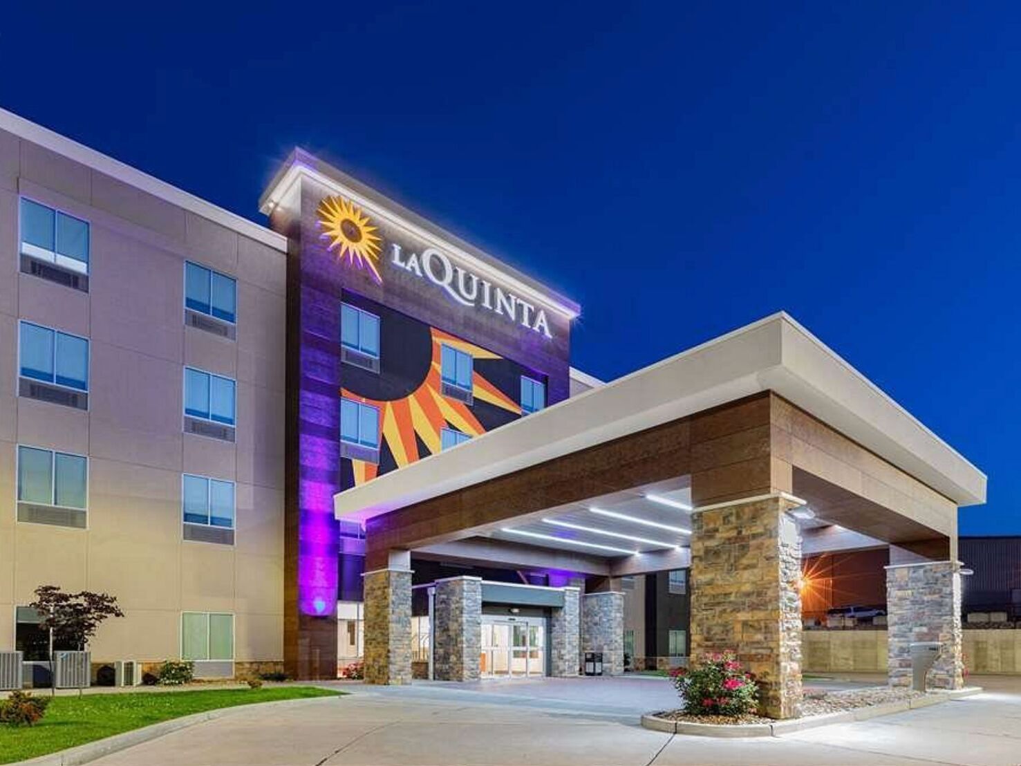 Picture of La Quinta Inn & Suites by Wyndham Jackson/Cape Girardeau