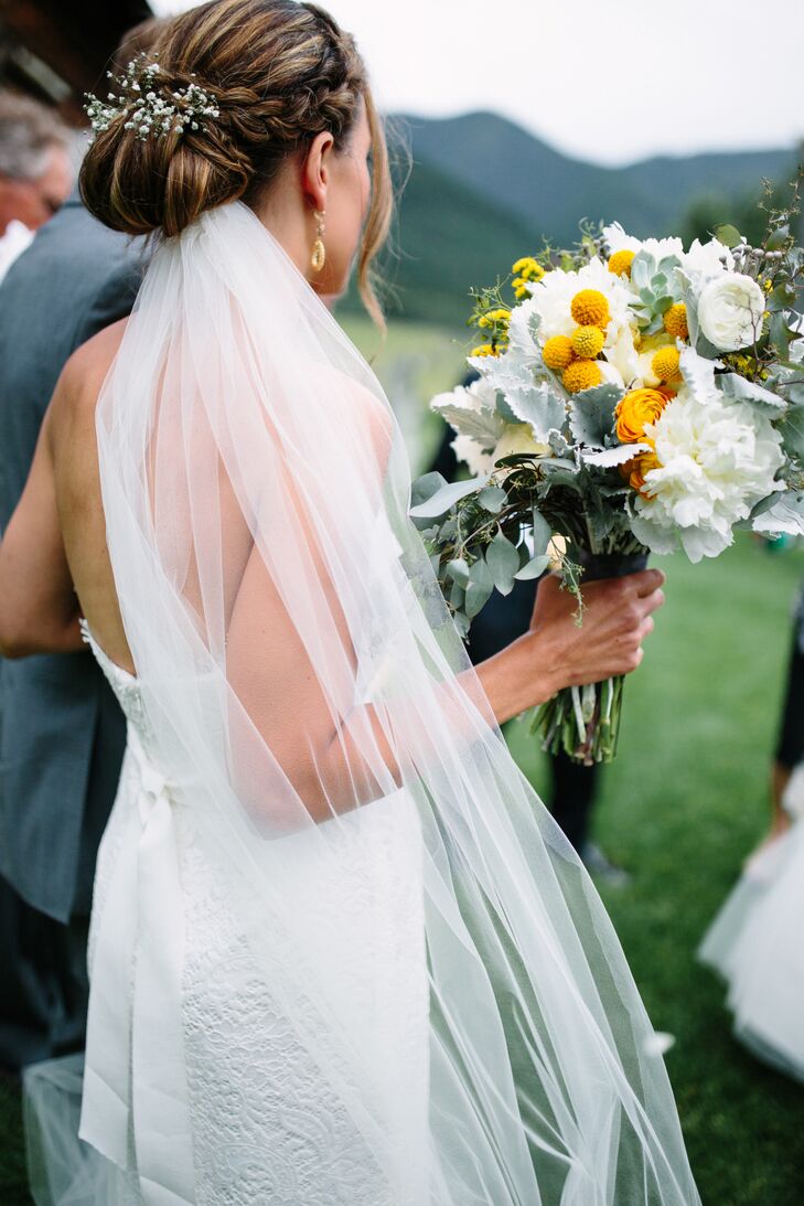 Tulle waltz veil