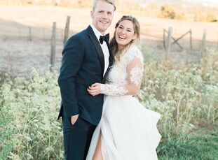 Kaitlyn Van Elslander and Josh Ridener’s love for food and the scenery brought them to Napa Valley for a romantic outdoor wedding. “We knew that we wa