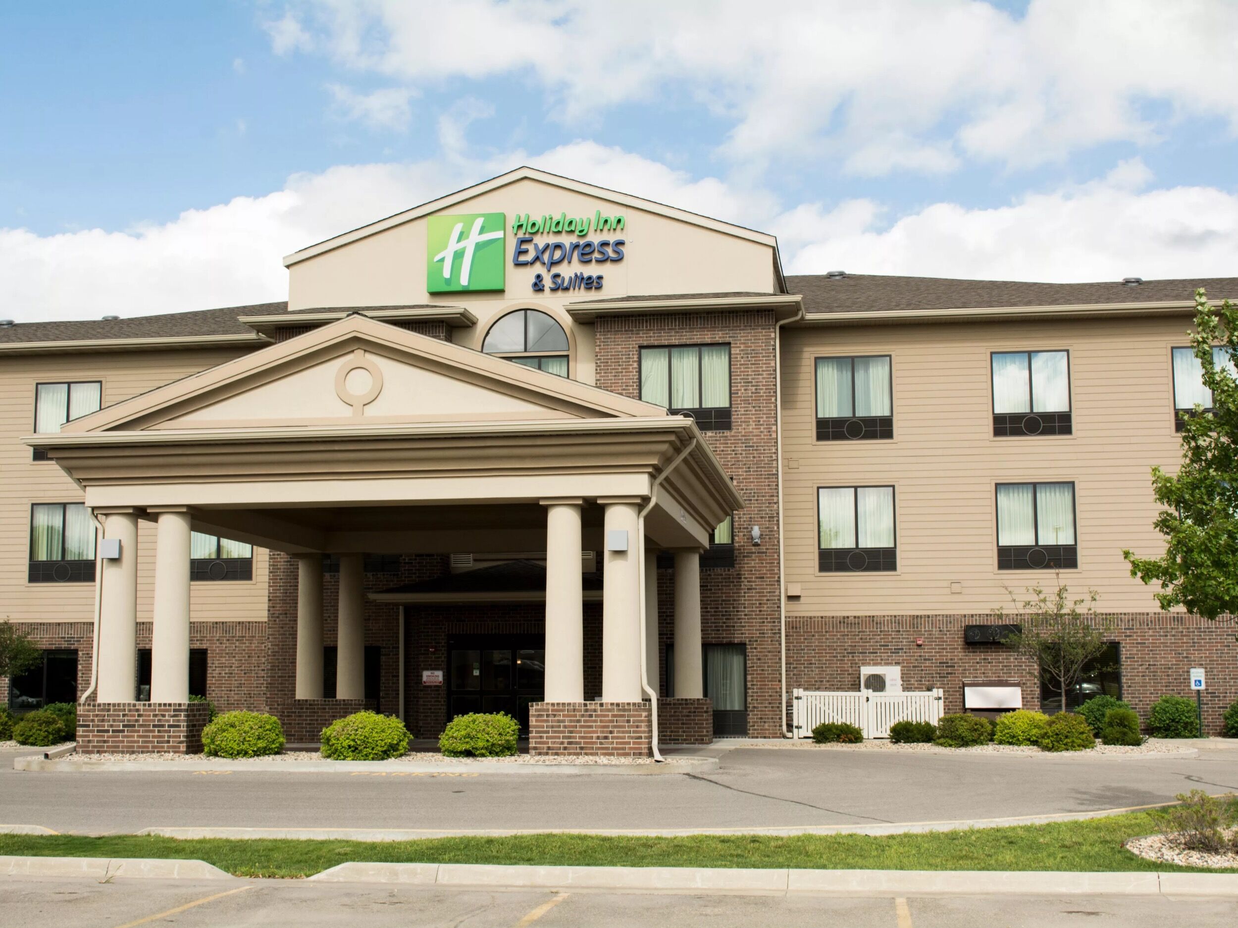 Picture of Holiday Inn Express Hotel & Suites Northwood an IHG Hotel