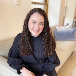 sarah hanlon associate editor the knot