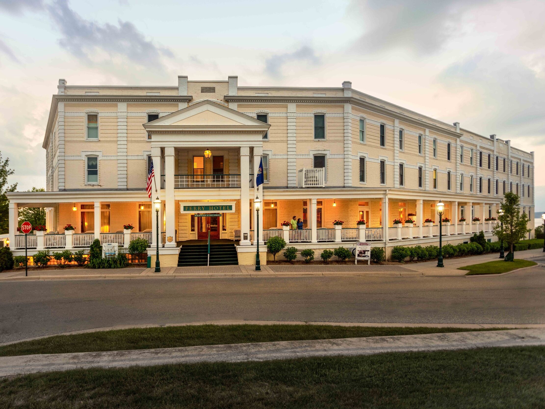Picture of Staffords Perry Hotel