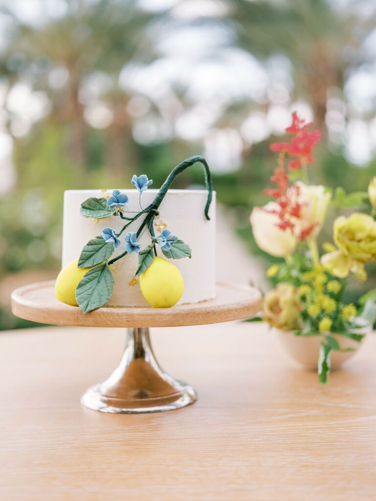 summer one tier wedding cake with fondant and sugar lemons