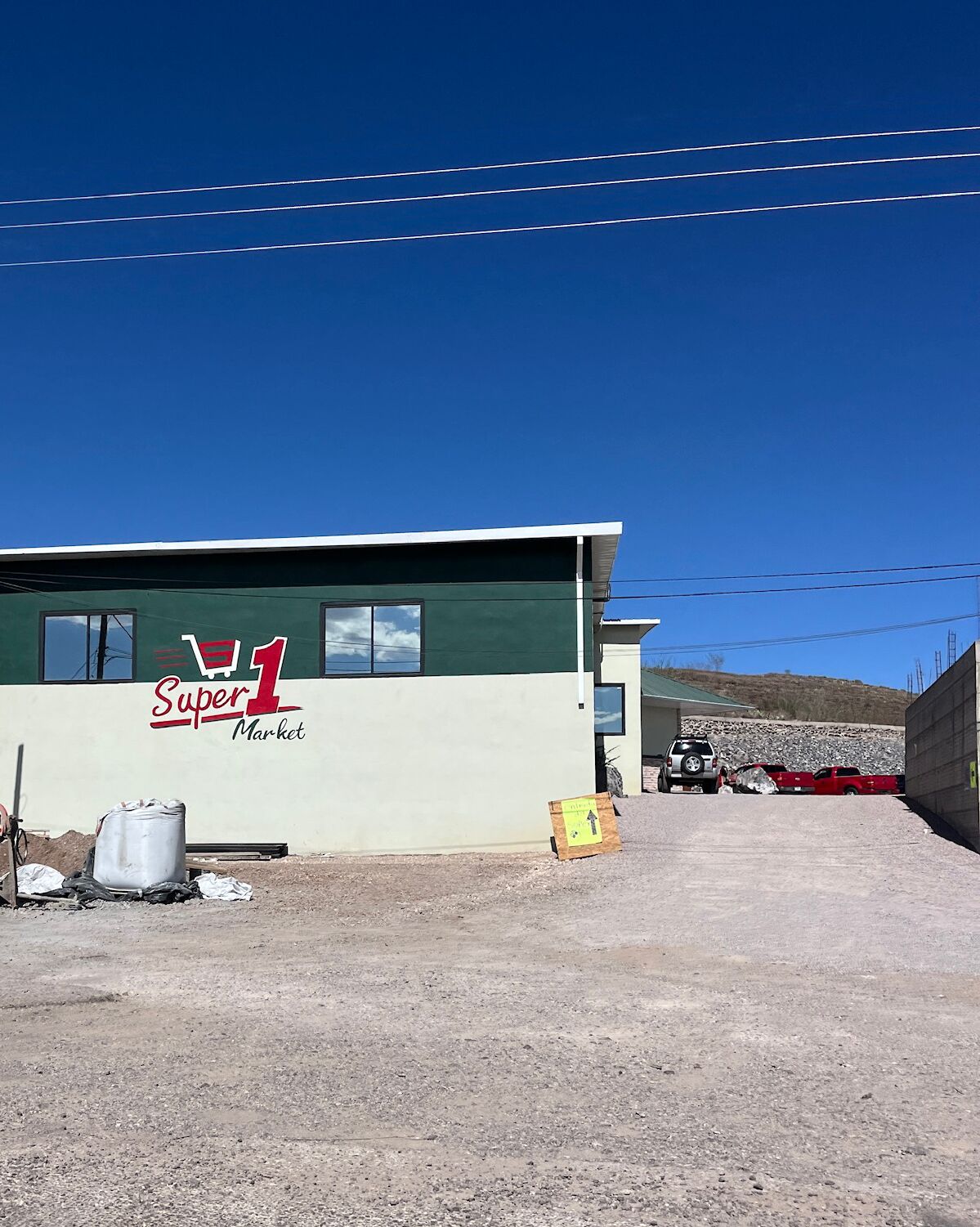 Picture of Super Uno (grocery Store)