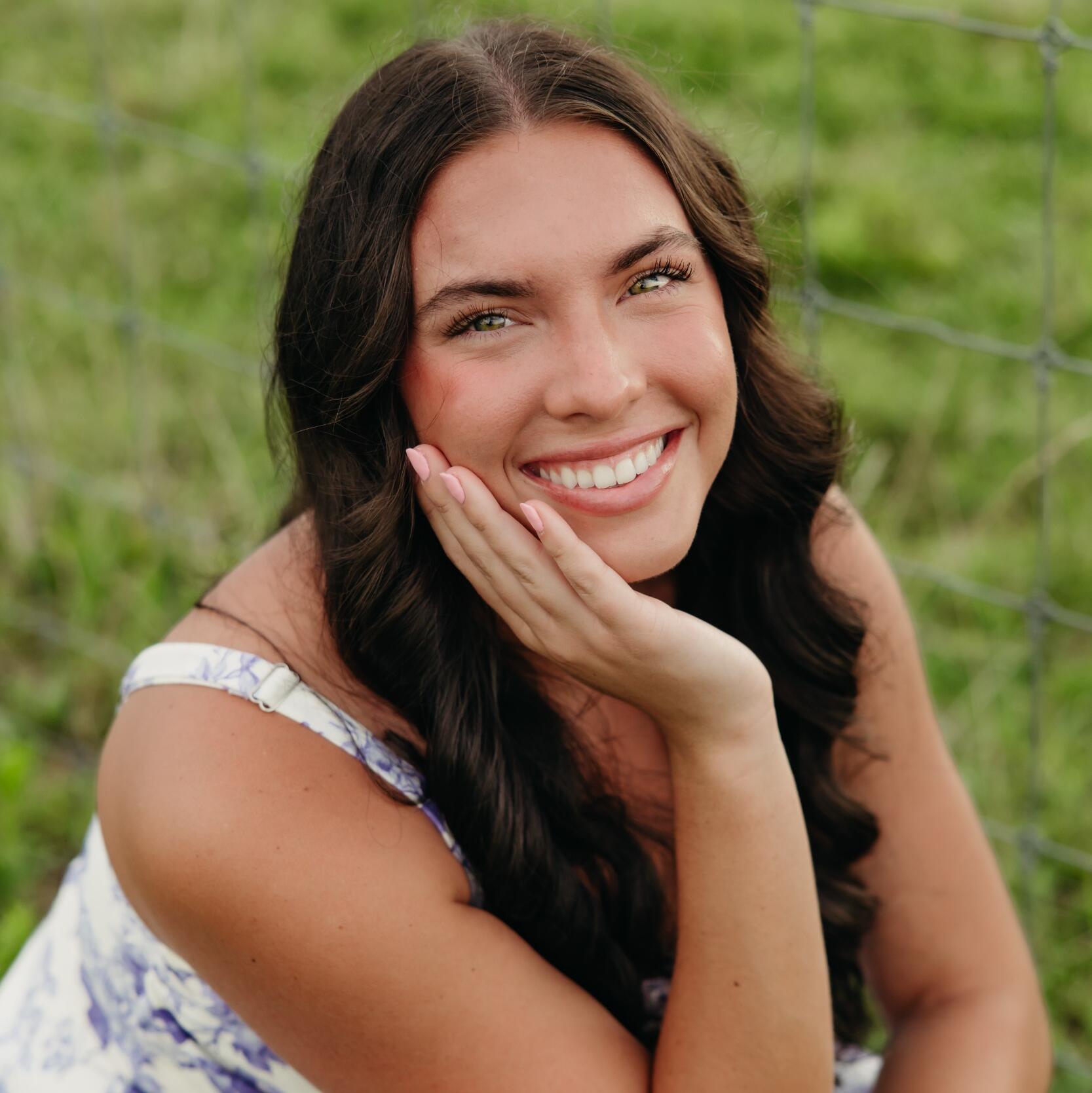 Bella Larrison 