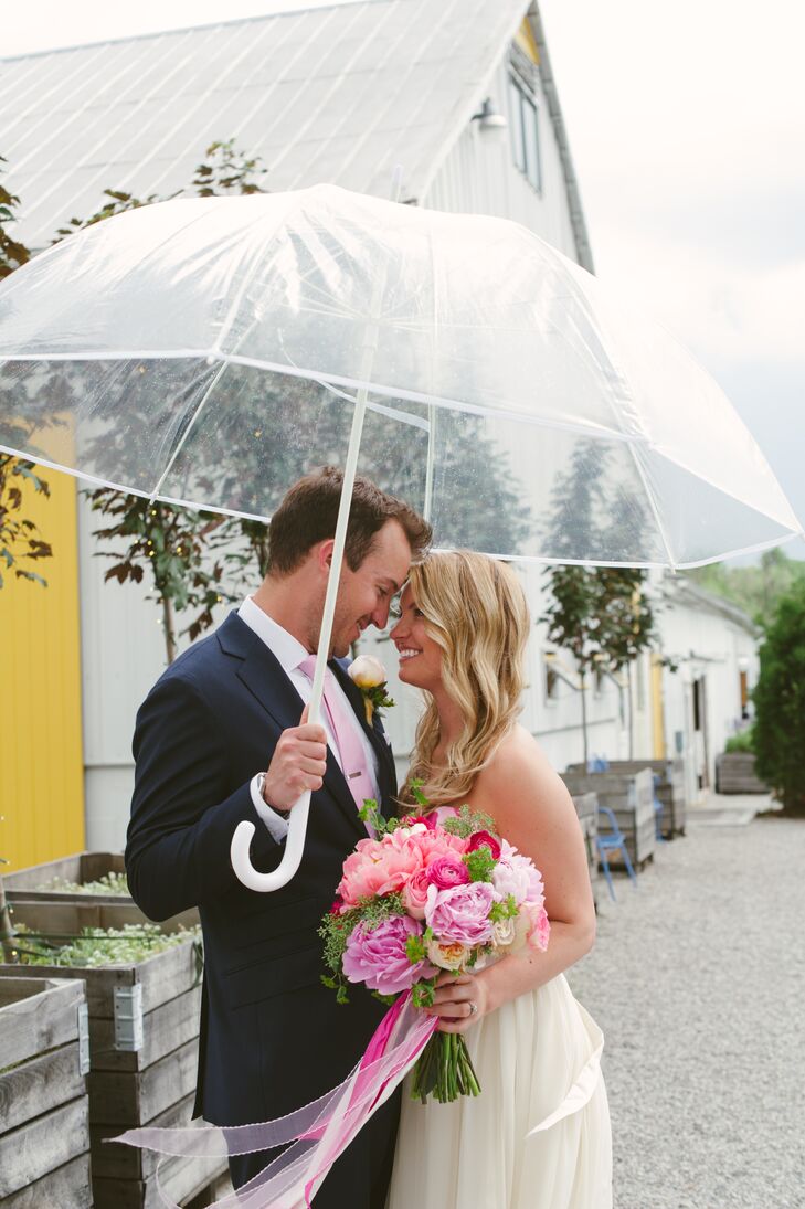 Splashes of pinks, oranges and yellows colored the lawn area and indoor barn space at Jorgensen Farms in Westerville, Ohio, creating the garden party 