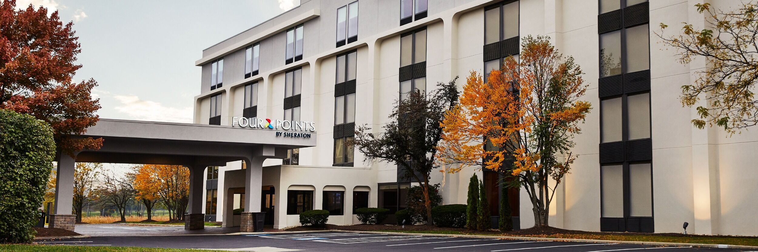 Picture of Four Points by Sheraton Chicago Westchester/Oak Brook